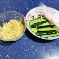 龙虾怎么做好吃又简单(大龙虾家庭做法简单做法窍门)