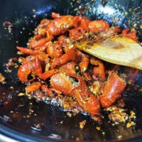 龙虾怎么做好吃又简单(大龙虾家庭做法简单做法窍门)