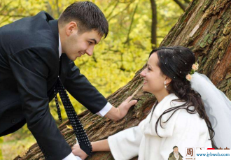 梦见老公和别的女人(梦见老公和别的女人结婚是什么征兆)
