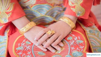 梦见镯子碎了(梦见镯子碎了一块没断)