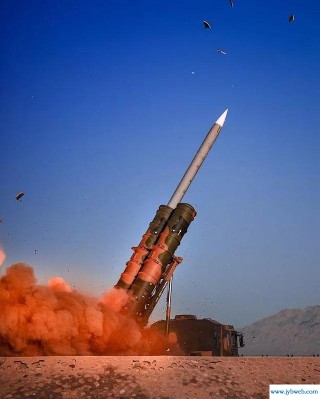 中国6架运-20齐出，向塞尔维亚运送的是什么导弹？（运20）