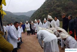 梦见披麻戴孝(梦见披麻戴孝的人是什么意思)