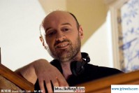 梦见自己秃顶(梦见自己秃顶还有白头发)