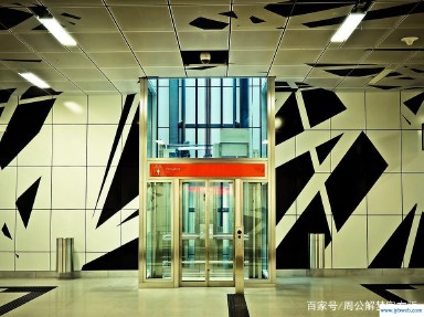 梦见电梯坏了(梦见电梯坏了上不去)