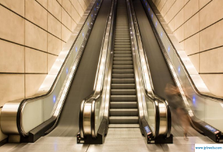 梦见电梯坏了(梦见电梯坏了上不去)