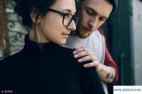 老是梦见前男友(为啥老是梦见前男友)