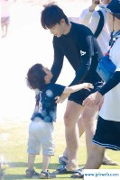 梦见抱男孩(梦见抱男孩是什么意思周公解梦)