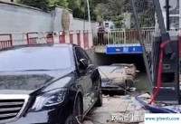 梦见死人给钱(梦见死人给钱我不要)