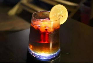 鸡尾酒的名字和寓意（冷门好听的酒名 ）