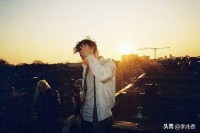 失恋的网名男生心碎（伤感却又看不出来的网名 ）