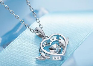 送女友什么礼物最有意义 （十大女生喜欢的生日礼物 ）