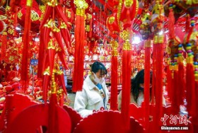 描写春节的诗句（迎新春古诗词的100首 ）