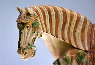 唐三彩是哪三彩（陶器唐三彩以哪三色为主 ）