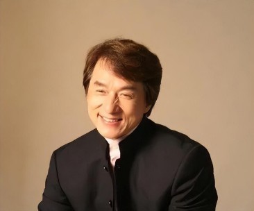 功夫巨星成龙是如何炼成的（成龙到底会不会功夫 ）