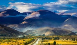 四川旅游必去十大景点推荐自驾游（ 去四川旅游最值得去的十大景点 ）