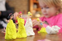 玥字女孩最佳组合名字（ 兔女宝宝能用玥字起名吗 ）