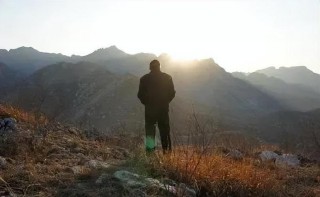 梦见死去的奶奶是什么兆头（ 男人梦见死去的奶奶 ）