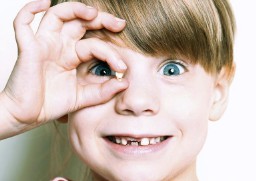 梦见掉牙齿是什么意思或征兆呢（ 梦见掉牙是福还是祸 ）