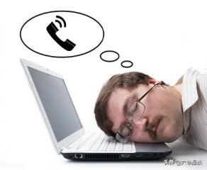 梦见母亲摔倒什么预兆（ 梦见老娘摔了一跤 ）