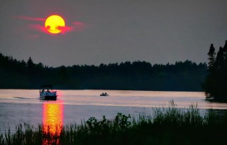 梦见被追杀是什么征兆（ 梦见和别人一起逃跑躲藏 ）
