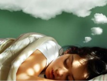 梦到死去的奶奶是什么意思（ 突然梦见去世很久的奶奶 ）