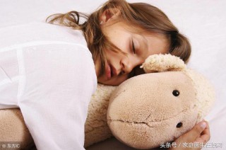 梦见许久未见的老同学（ 女人梦见从不联系的女同学 ）