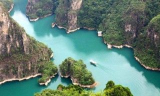 梦见家里发大水了是什么征兆（ 女人梦见发大水了是什么征兆 ）