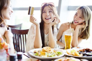 梦见别人吃饭什么意思（ 梦见别人在吃饭是什么意思 ）