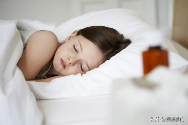 梦到拉肚子是什么意思（ 男人梦见自己拉稀屎到处都是 ）