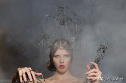 晚上做梦梦见蛇是什么意思（ 晚上梦见蛇是好事还是坏事 ）