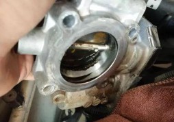 节气门多久清洗一次（4s店建议清洗节气门有必要吗）