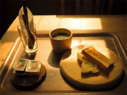 女孩子英文名简约气质又好听（女生英文名简单干净）