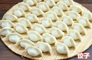 传统节日和节日风俗（ 12个传统节日的来历 ）