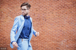 男孩的英文名字取什么好听（阳光帅气的男生英文名）