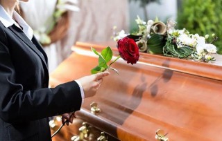 梦到已故的亲人是什么意思（ 梦到死去的亲人预示着什么）