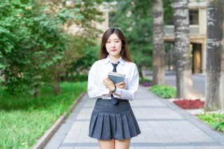 梦到和异性在一起什么意思（ 女人梦到和异性躺在一起 ）