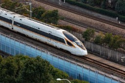 做梦梦见回老家是什么意思（梦见自己回到家乡是什么预兆）